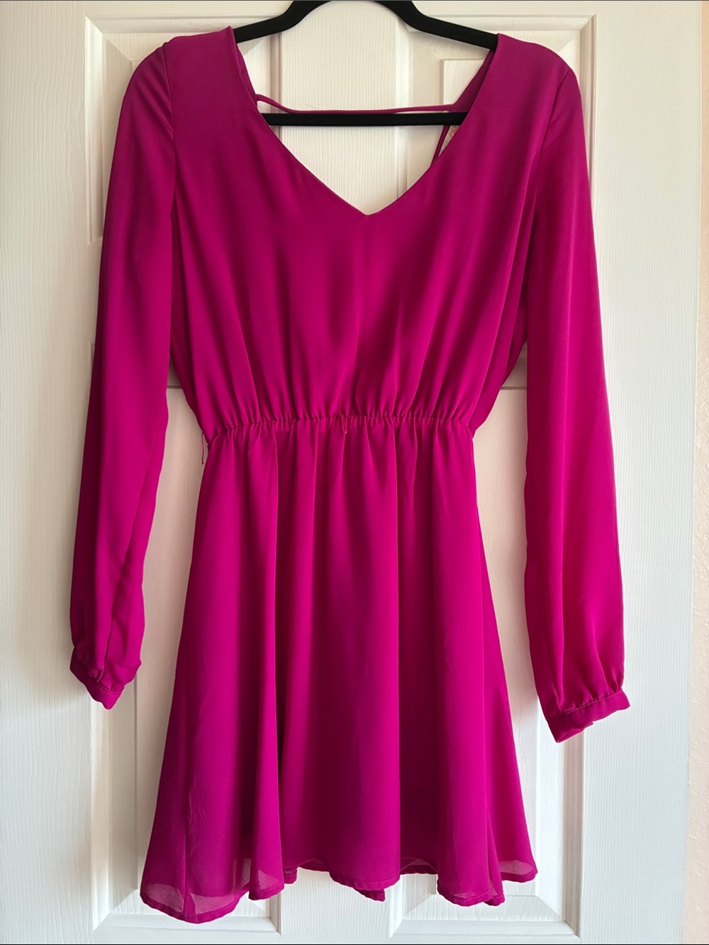 Gianni Bini Women’s Mini Dress Size Small Hot Pink V-Neck Long Sleeve